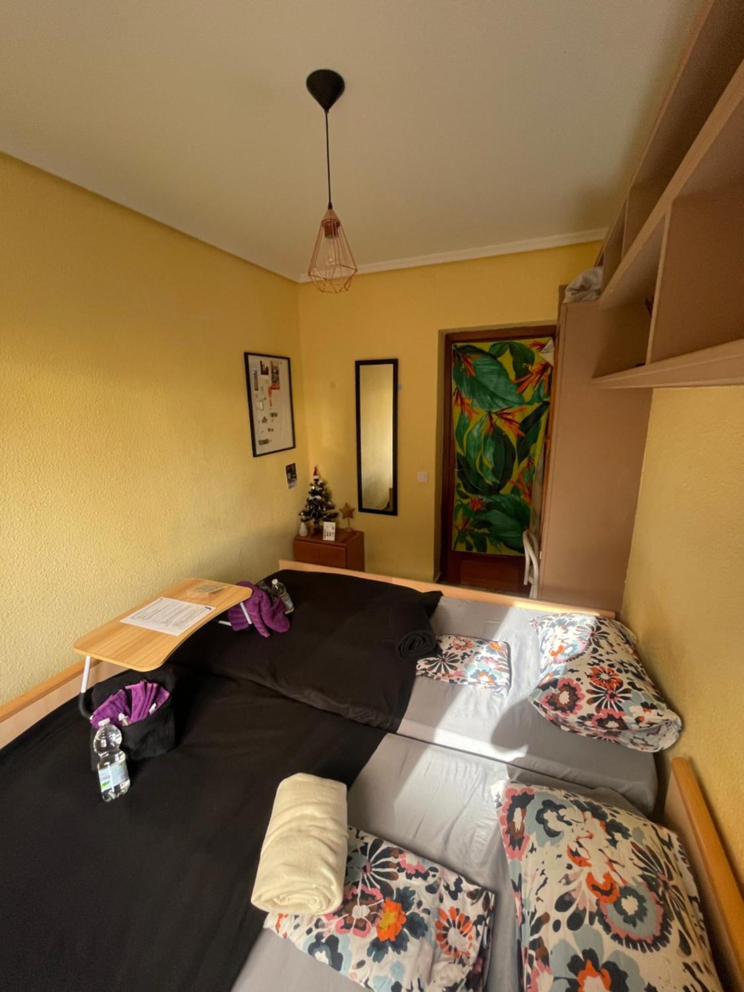 Gemuetliches Zimmer "Gold" Fuer 2 Personen Und Katzenliebhaber Valencia Ngoại thất bức ảnh