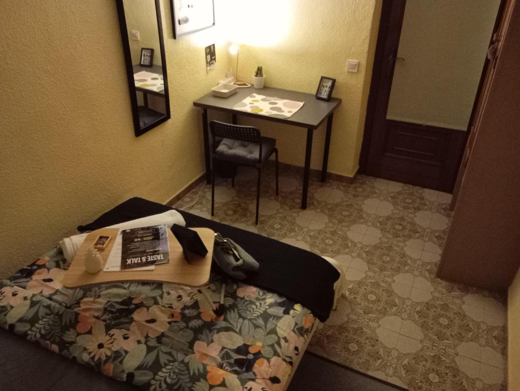 Gemuetliches Zimmer "Gold" Fuer 2 Personen Und Katzenliebhaber Valencia Ngoại thất bức ảnh